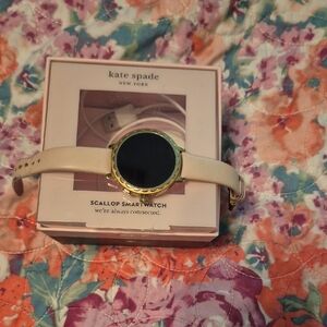 Kate Spade Cream Smartwatch with Elegant Design
